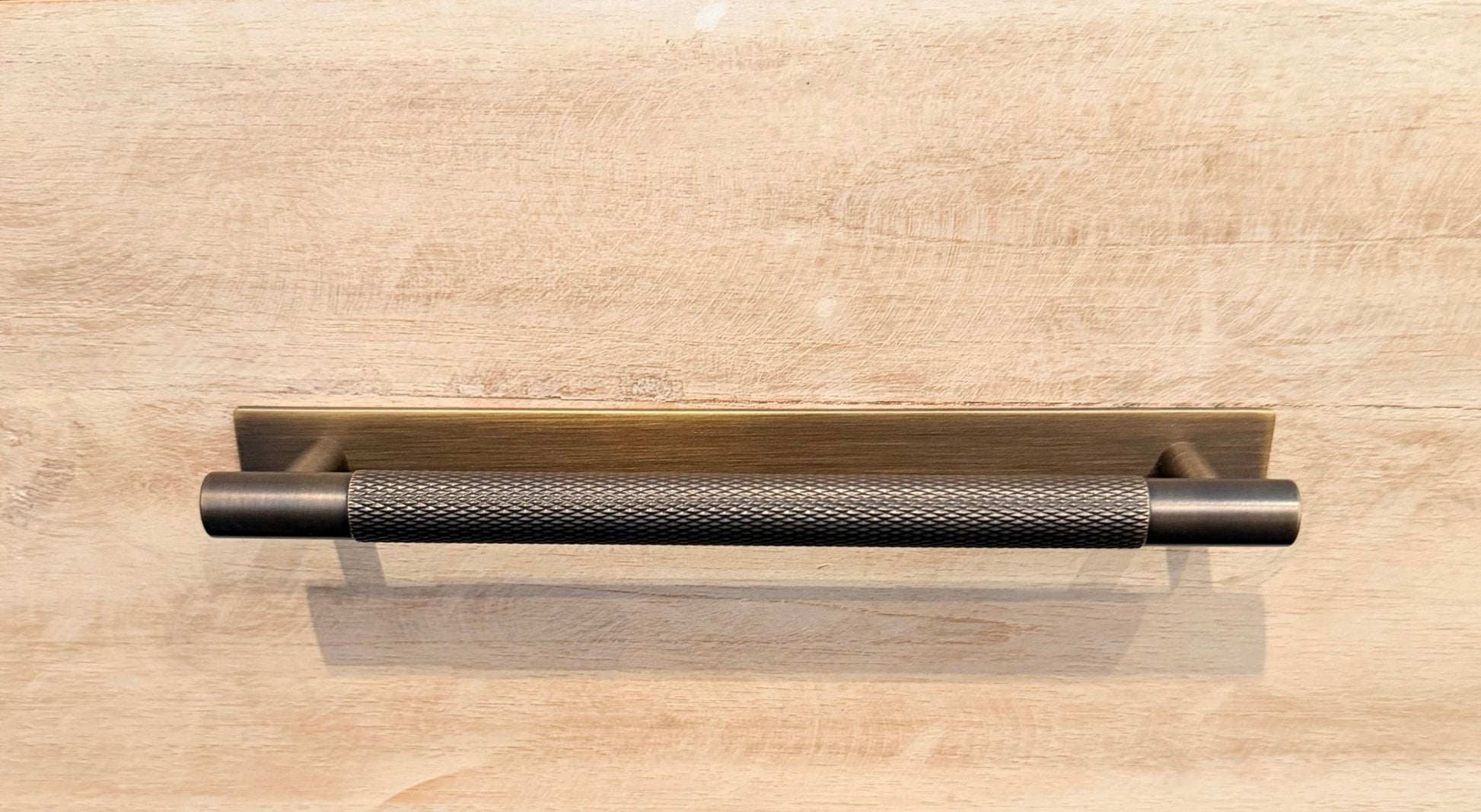 4043 Mardeco Kitchen Handle - Mardeco International ltd. - Architectural Hardware Redefined